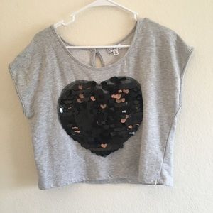 short sleeve sweatshirt with heart sequin design